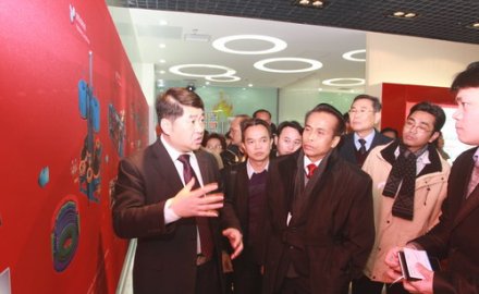 泰国农业部副部长Supachai Phosu一行到8868体育参观交流